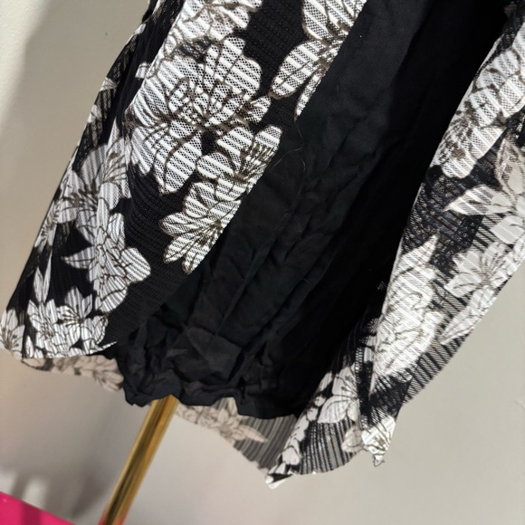 Moon River Drop Waist MIDI Dress Size XS Black NWT Floral Lace Sleeveless - Picture 8 of 10